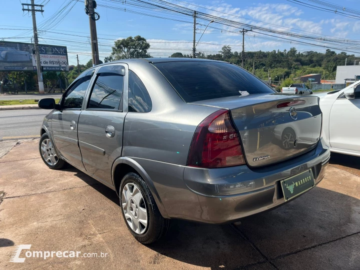 CORSA 1.4 MPFI Premium Sedan 8V