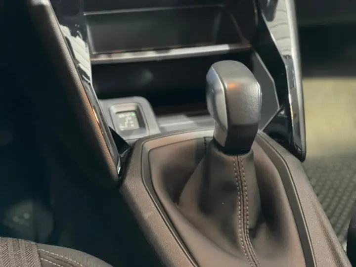 208 1.6 16V FLEX ACTIVE 5P AUT