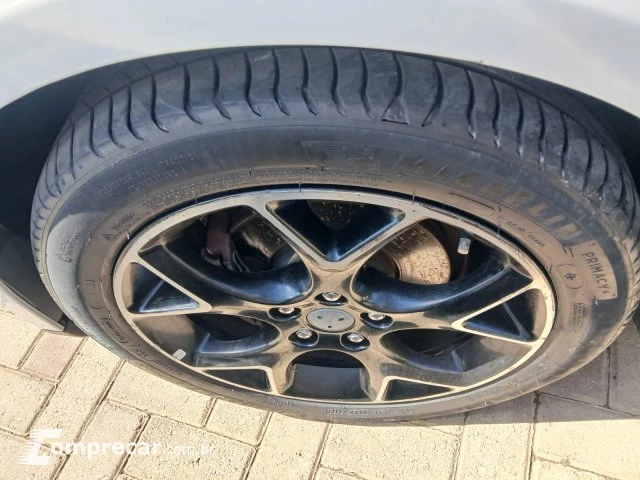 FOCUS HATCH - 2.0 TITANIUM HATCH 16V 4P POWERSHIFT