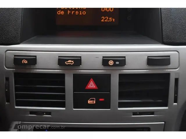 VECTRA SEDAN - 2.0 MPFI ELEGANCE 8V 4P MANUAL