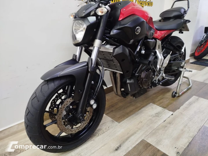 MT-07 700 cc