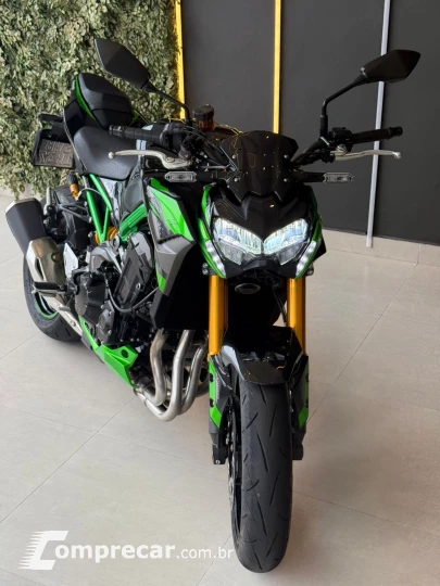 Z-900 R EDITION