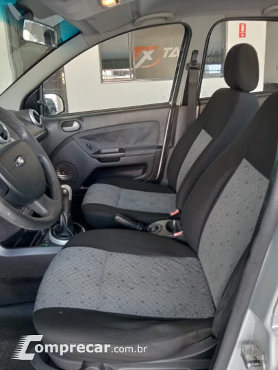 FIESTA 1.6 MPI Class Hatch 8V
