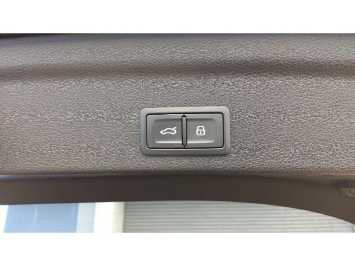 Q3 2.0 40 TFSI GASOLINA PERFORMANCE BLACK QUATTRO TIPTRONIC