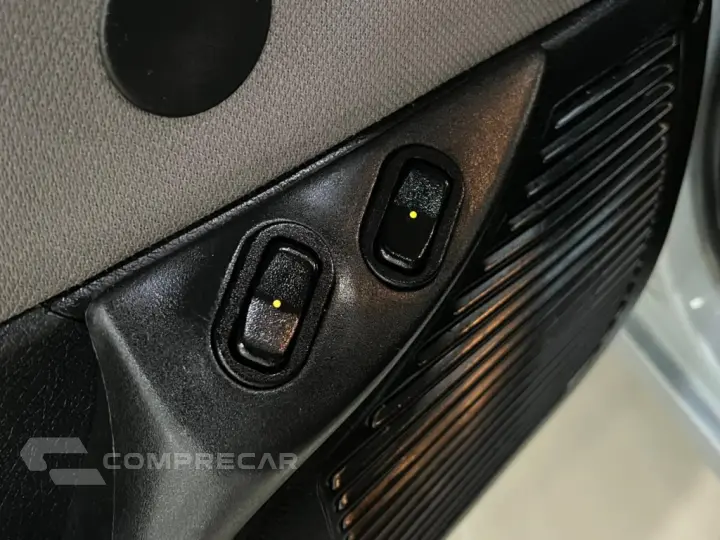 CLASSIC 1.0 MPFI LS 8V FLEX 4P MANUAL