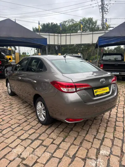 YARIS 1.5 16V Sedan XL