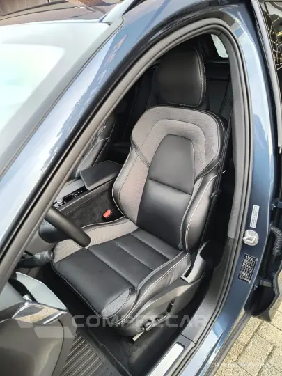 XC60 2.0 T8 Recharge Ultimate Dark AWD Geartronic