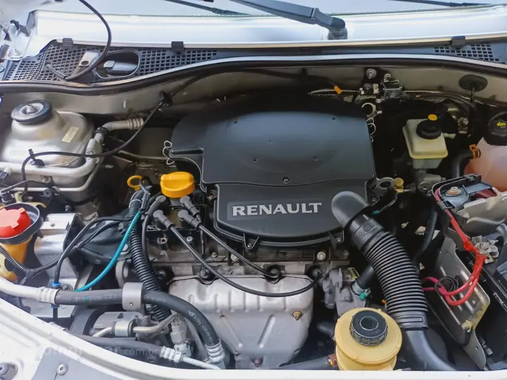 Logan 1.6 Expression 8V Flex 4P Manual