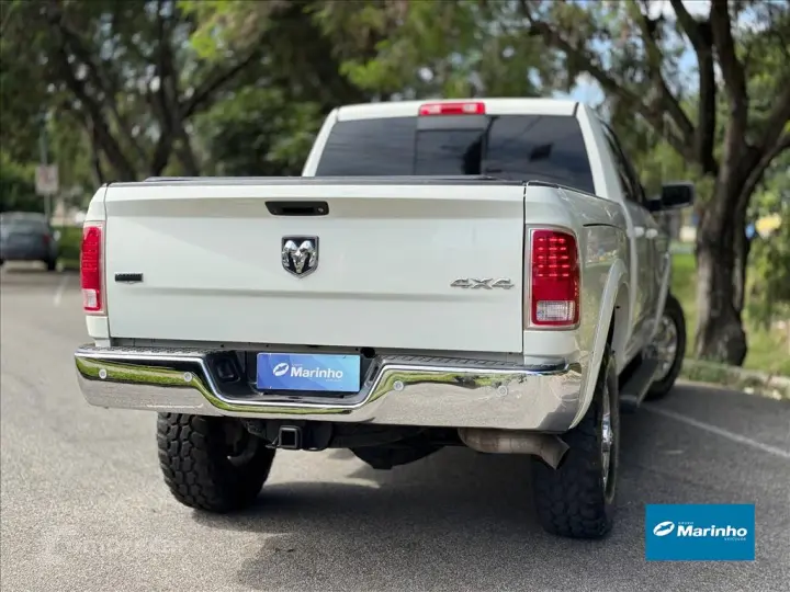 2500 6.4 V8 HEMI GASOLINA LARAMIE CD 4WD AUTOMÁTI