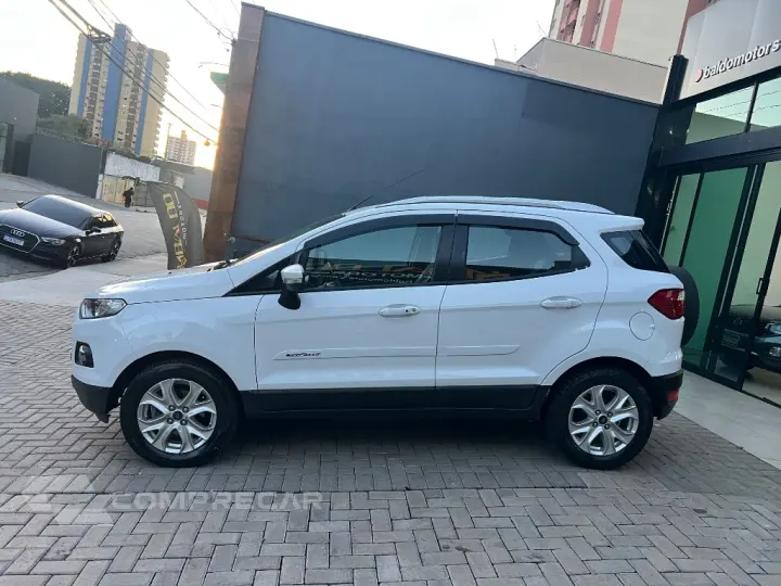 EcoSport TITANIUM 2.0 16V Flex 5p Aut.