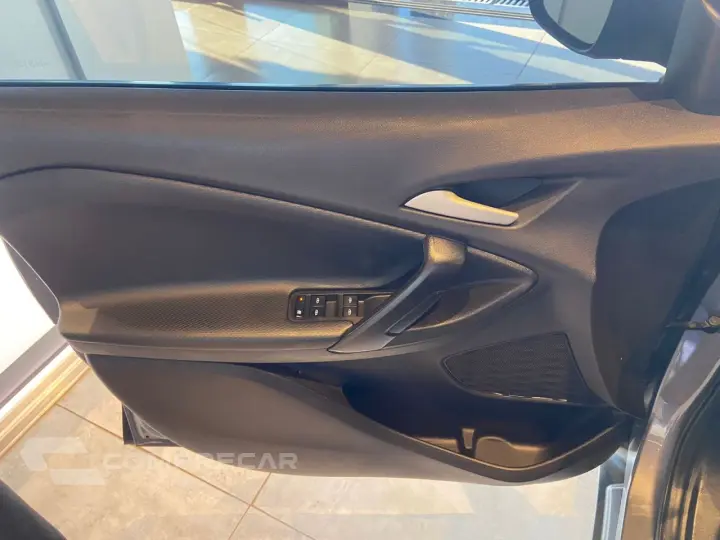 Tracker 1.0 12V 4P FLEX TURBO AUTOMÁTICO