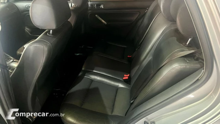 Golf 2.0 4P FLEX SPORTLINE AUTOMÁTICO