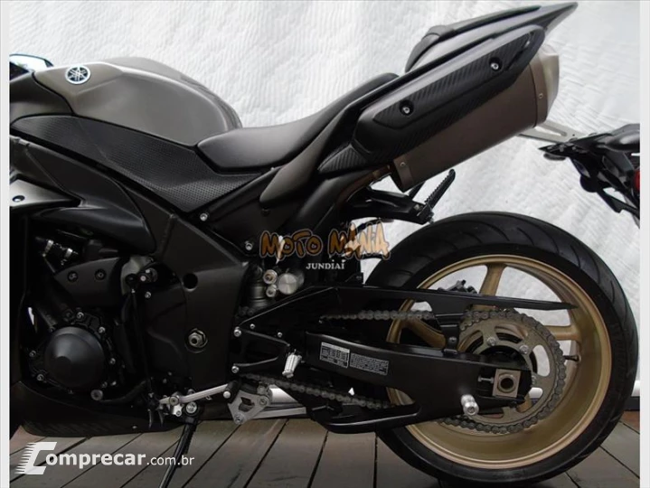 YZF R1