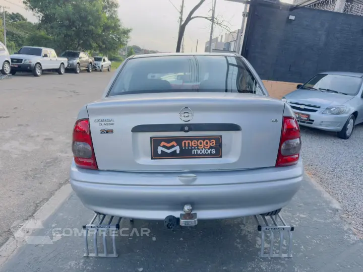 Classic Sedan 1.6 4P