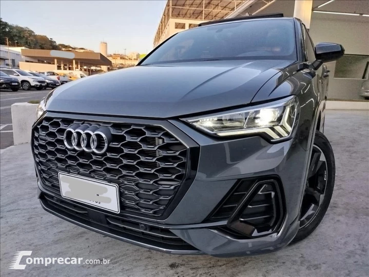 Q3 2.0 40 TFSI Performance Black Quattro
