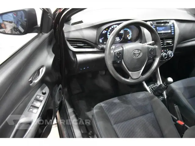YARIS HATCH - 1.3 16V XL MANUAL