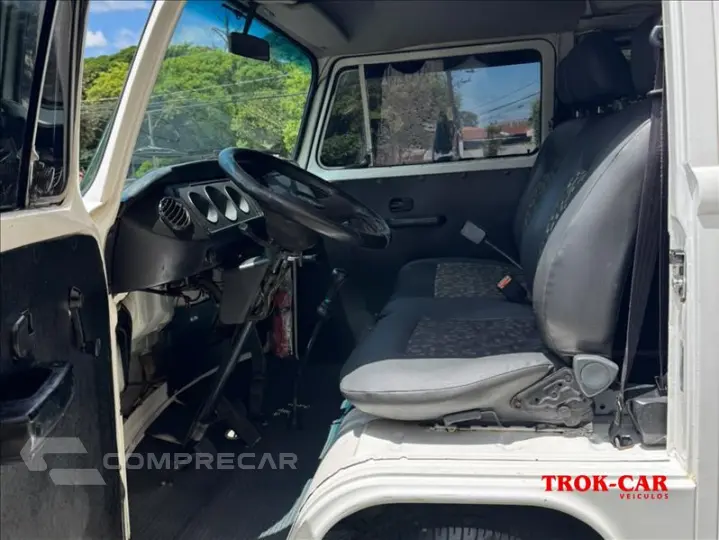 KOMBI 1.6 MI STD Lotação 8V