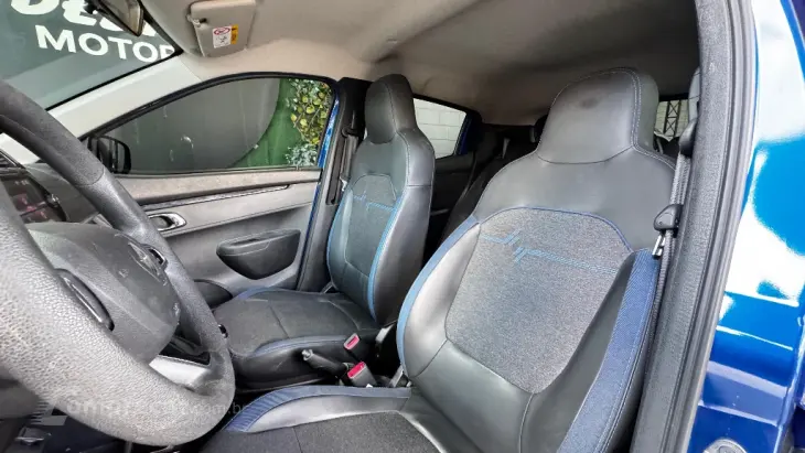 KWID Intense 1.0 Flex 12V 5p Mec.