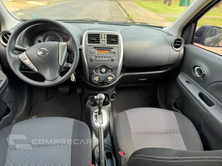 Nissan March 1.6 SV automático