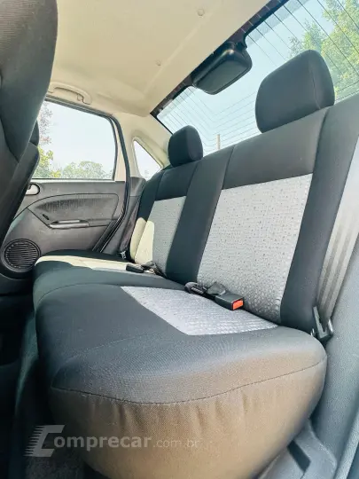 FIESTA 1.6 MPI Class Sedan 8V