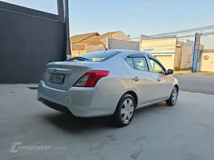 VERSA 1.0 12V FlexStart 4p Mec.