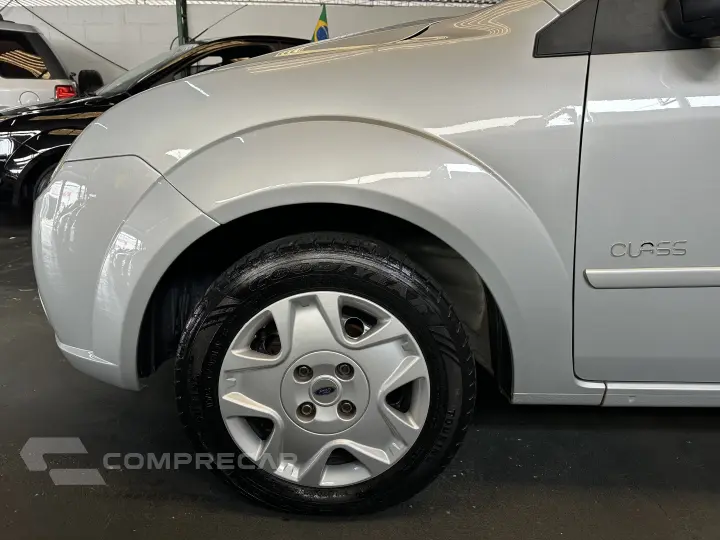 FIESTA 1.6 MPI Class Hatch 8V