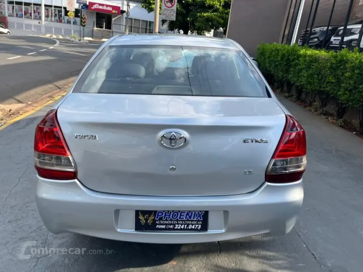 ETIOS 1.5 X Sedan 16V
