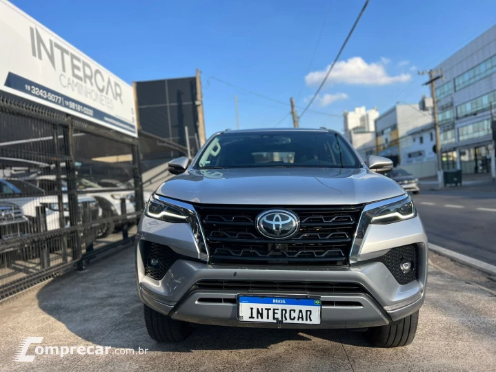 HILUX SW4 2.8 D-4d Turbo SRX 7L 4X4