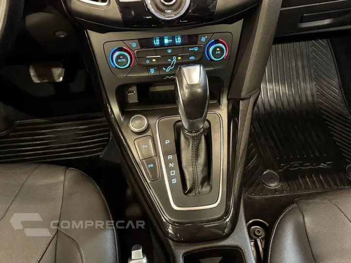 Focus 2.0 Titanium 16V Flex 4P Powershift
