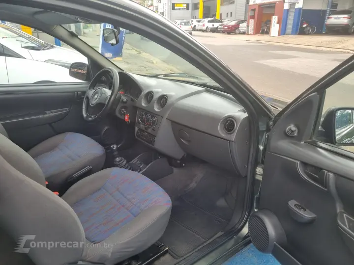 CELTA 1.0 MPFI Life 8V