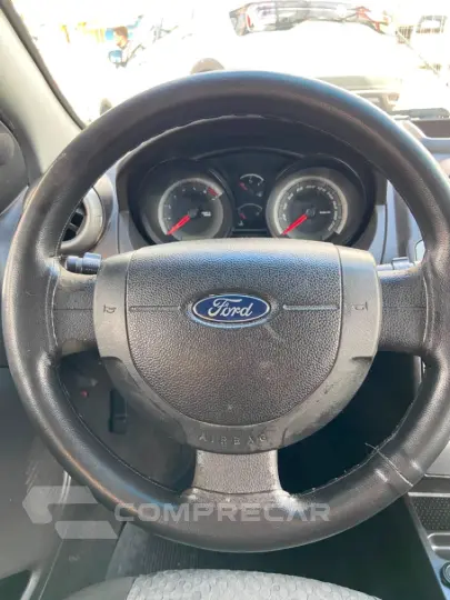 FIESTA 1.6 MPI Class Hatch 8V