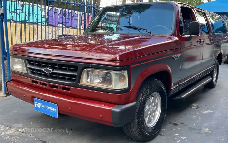 Veraneio 4.0 4P DIESEL CUSTOM S CABINE DUPLA