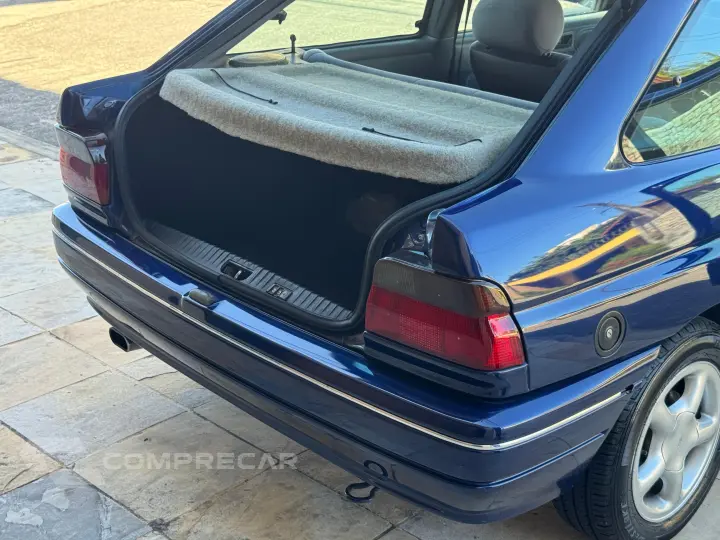 ESCORT 1.8 I GLX 8V