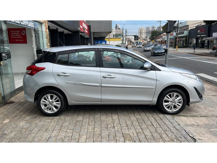YARIS 1.3 16V FLEX XL PLUS TECH MULTIDRIVE