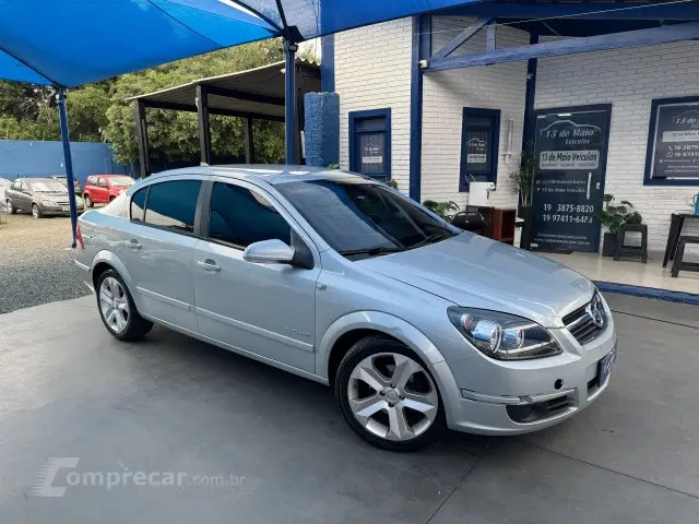 VECTRA SEDAN - 2.0 MPFI ELEGANCE 8V 4P MANUAL