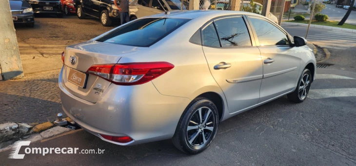 YARIS 1.5 16V Sedan XS Connect