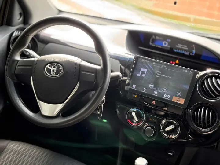 Etios Sedan X 1.5 (Aut) (Flex)