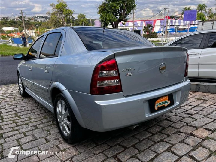 ASTRA 2.0 MPFI Advantage Sedan 8V