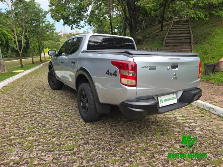 L200 TRITON 2.4 16V TURBO DIESEL OUTDOOR GLS CD 4