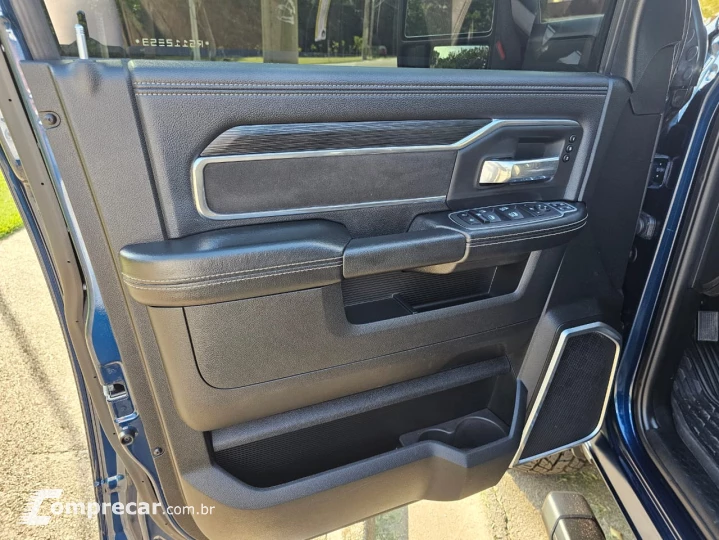 2500 6.7 I6 Turbo Laramie CD 4X4
