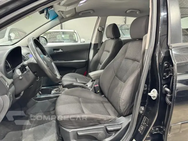 I30 - 2.0 MPI 16V 4P MANUAL