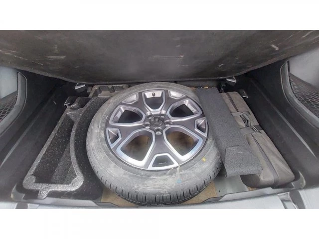RENEGADE - 1.8 16V LONGITUDE 4P AUTOMÁTICO