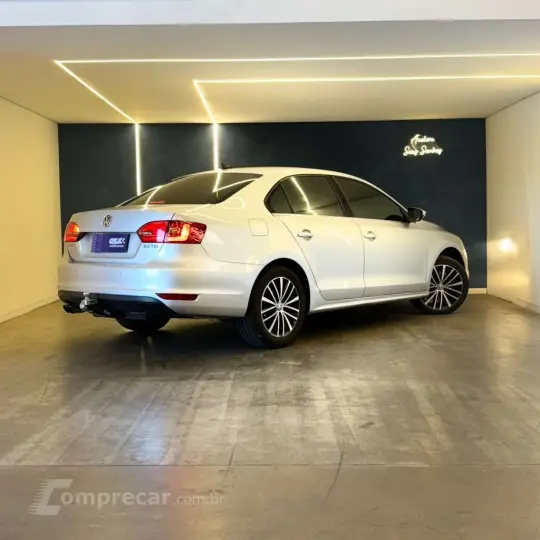 JETTA Highline 2.0 TSI 16V 4p Tiptronic