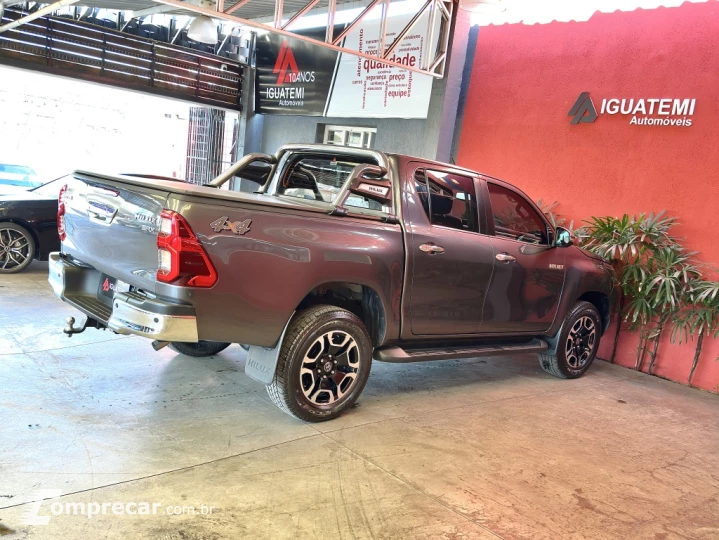 HILUX 2.8 D-4D TURBO DIESEL CD SRX 4X4 AUTOMÁTICO