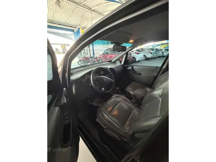 ZAFIRA 2.0 MPFI ELEGANCE 8V FLEX 4P AUTOMÁTICO