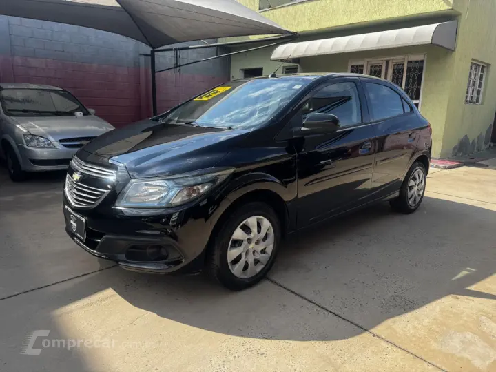 Onix Hatch 1.4 4P FLEX LT