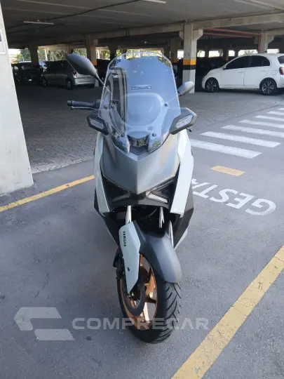 XMAX 300