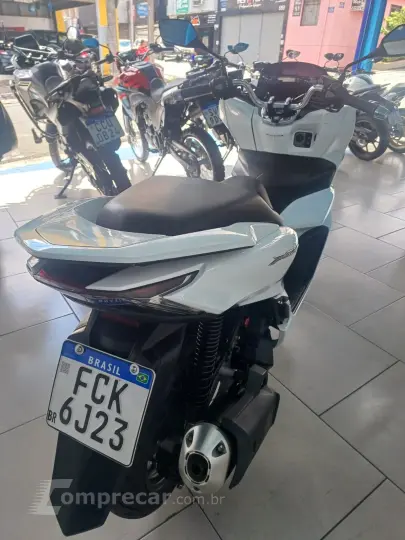 PCX 160 DLX