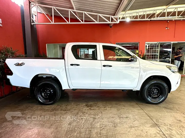 HILUX 2.8 STD 4X4 CD 16V DIESEL 4P MANUAL