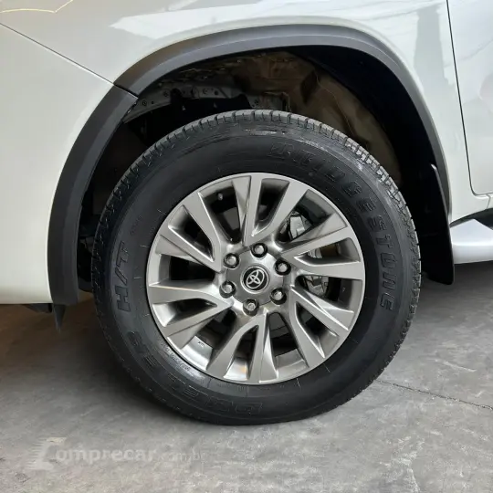 HILUX 2.8 SW4 4X4 8V